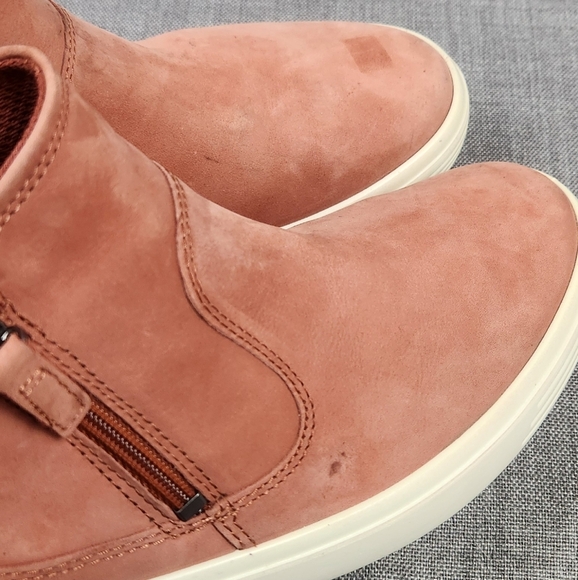 Ecco Ankle Zip Up Suede Boots. size 41 - Picture 9 of 9